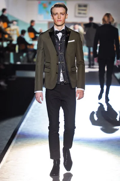 Look 35